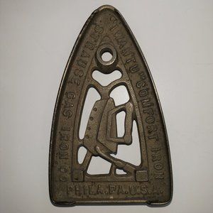 Strause Antique Iron 3-Footed Advertising Trivet